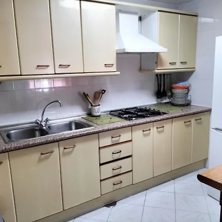 Piso En Conil, 1º Linea De Playa Con Wifi Gratis شقة *