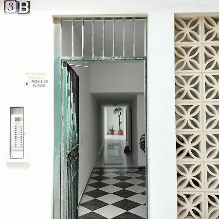 Piso En Conil, 1º Linea De Playa Con Wifi Gratis شقة كونيل ذي لا فرونتيرا
